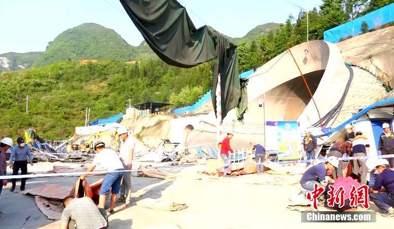 При взрыве в туннеле провинции Гуйчжоу погибло 12 человек