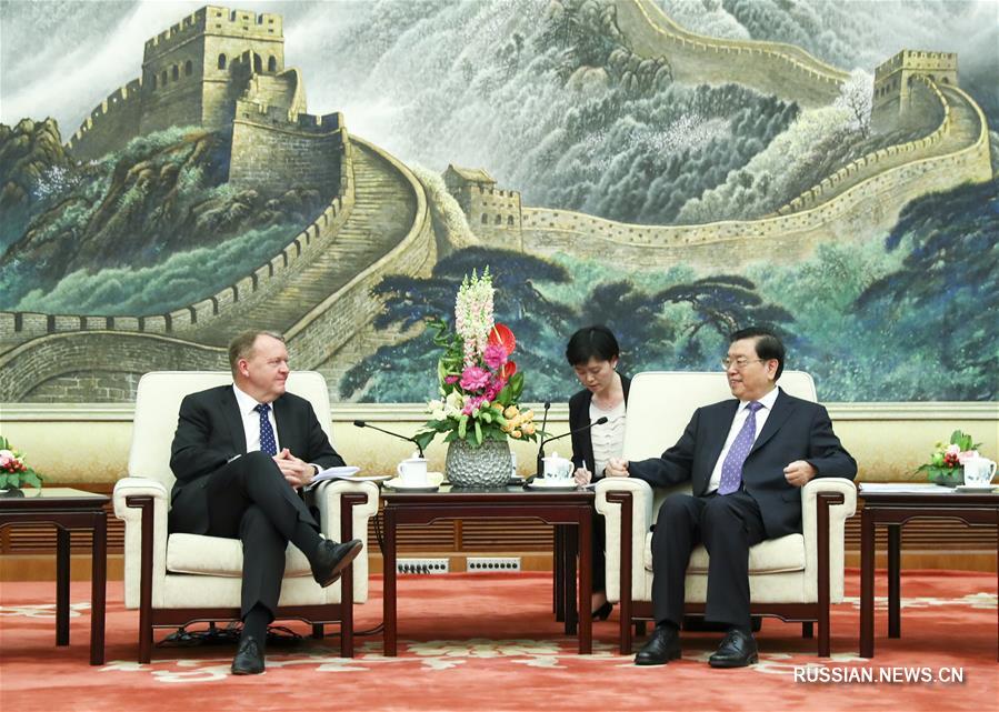 Чжан Дэцзян встретился с премьер-министром Дании Л.Расмуссеном
