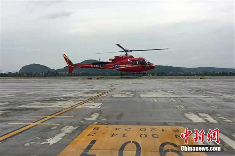 В Китае впервые вертолетом и самолетом перевезли сердце для трансплантации