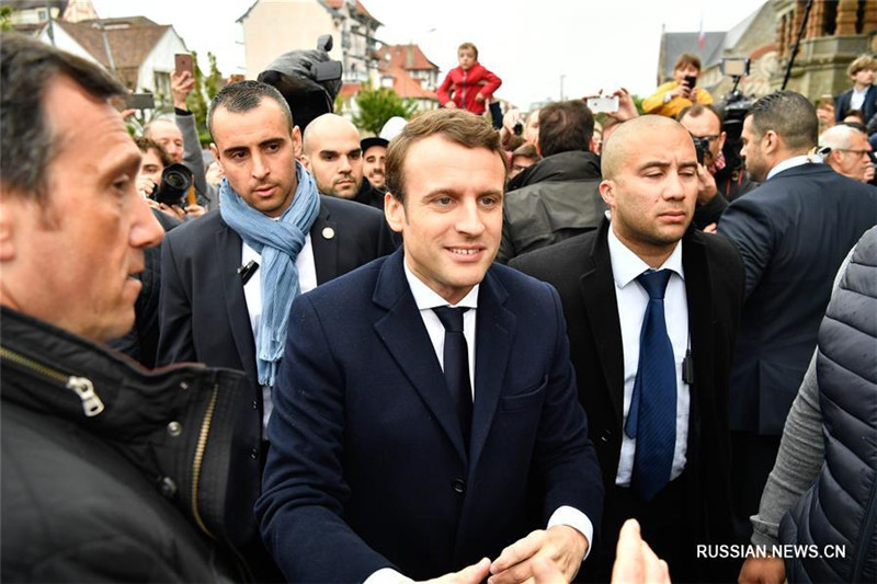 Во Франции начался второй тур президентских выборов