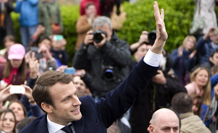 Новым президентом Франции будет Эмманюэль Макрон