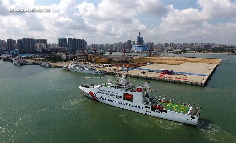 Корабль морской полиции Вьетнама впервые прибыл с визитом в Китай