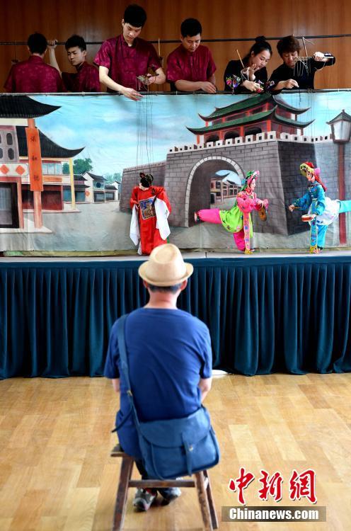Культурное сокровище народности хакка – кукольный театр