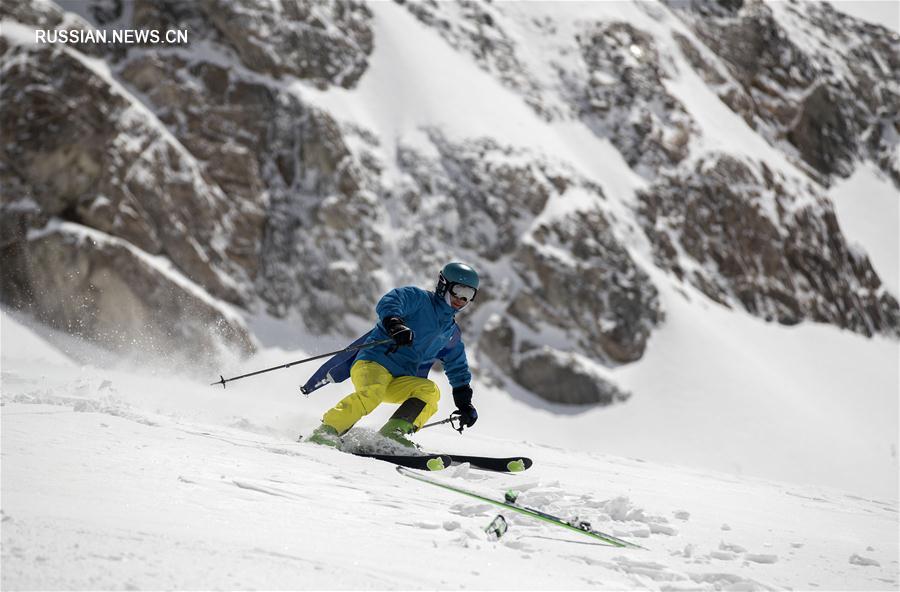 Альпинизм -- Международные соревнования по лыжному спорту и альпинизму на пике Ганшиця -- 2017: обзор предстартовой тренировки