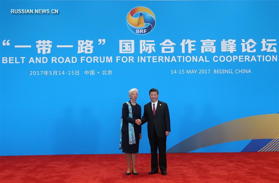 Си Цзиньпин встретил участников саммита за круглым столом Форума "Пояса и пути"