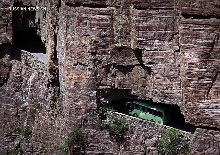 Тоннель Голяндун: километровый "коридор в отвесной скале", проложенный вручную