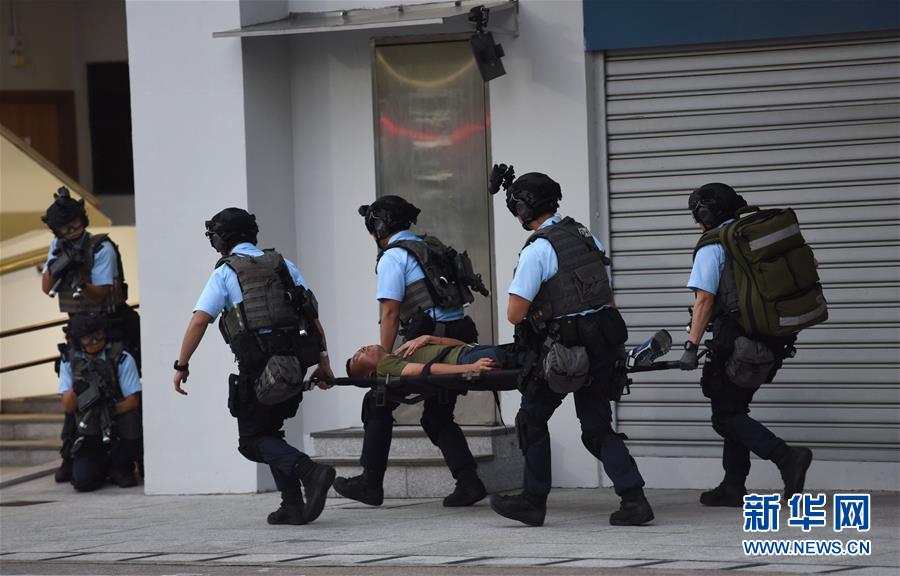 Отряд специального назначения полиции Сянгана провел антитеррористические учения