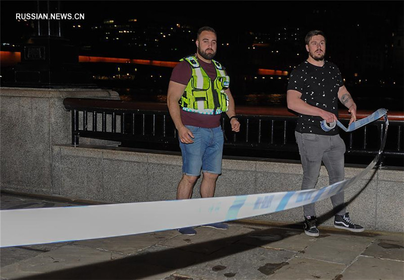 Теракты в Лондоне привели к гибели шести человек, трое подозреваемых были застрелены