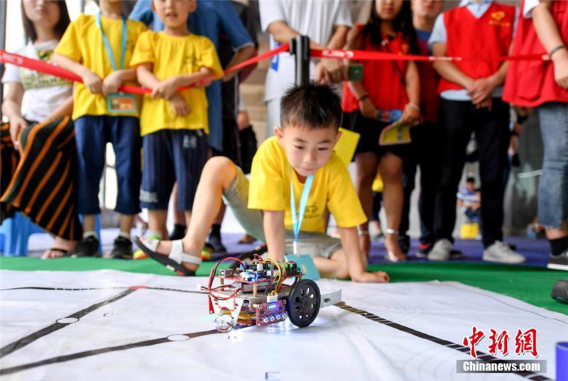 В провинции Цзянси прошли юношеские соревнования по робототехнике