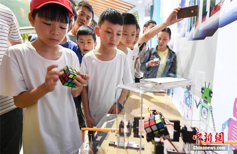 В провинции Цзянси прошли юношеские соревнования по робототехнике