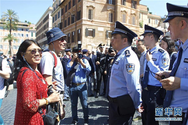 Полицейские Китая и Италии начали совместное патрулирование в Италии