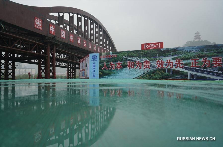 Строительство моста линии S1 через реку Юндинхэ в Пекине