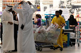 Жители Катара массово скупают продукты