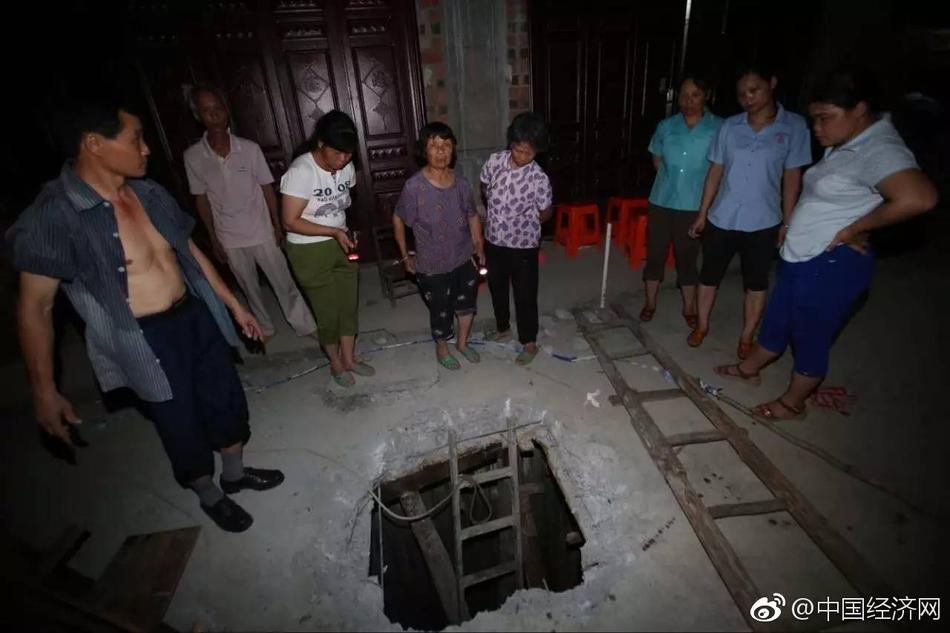 Девять человек скончались на месте строительства домашнего бассейна в Китае