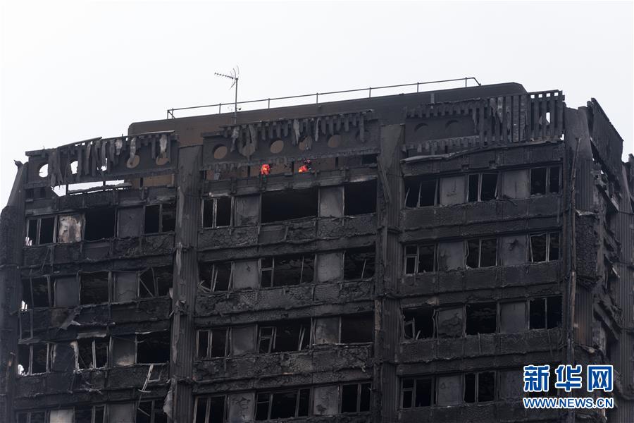 Примерно 70 человек стали жертвами пожара в Лондоне -- СМИ