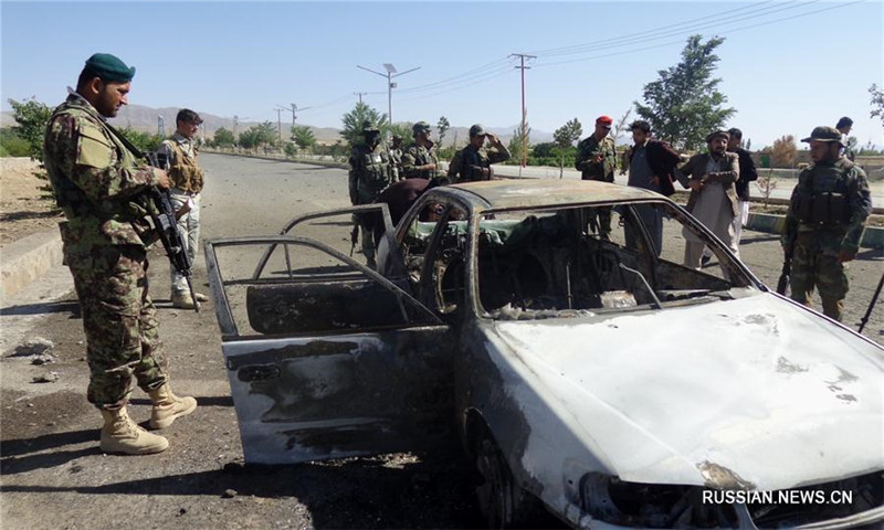 Трое полицейских погибли при нападении талибов на полицейское управление на востоке Афганистана