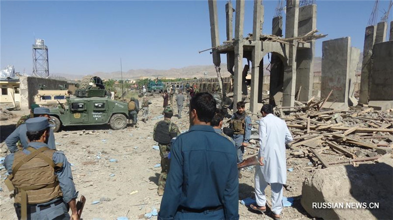Трое полицейских погибли при нападении талибов на полицейское управление на востоке Афганистана