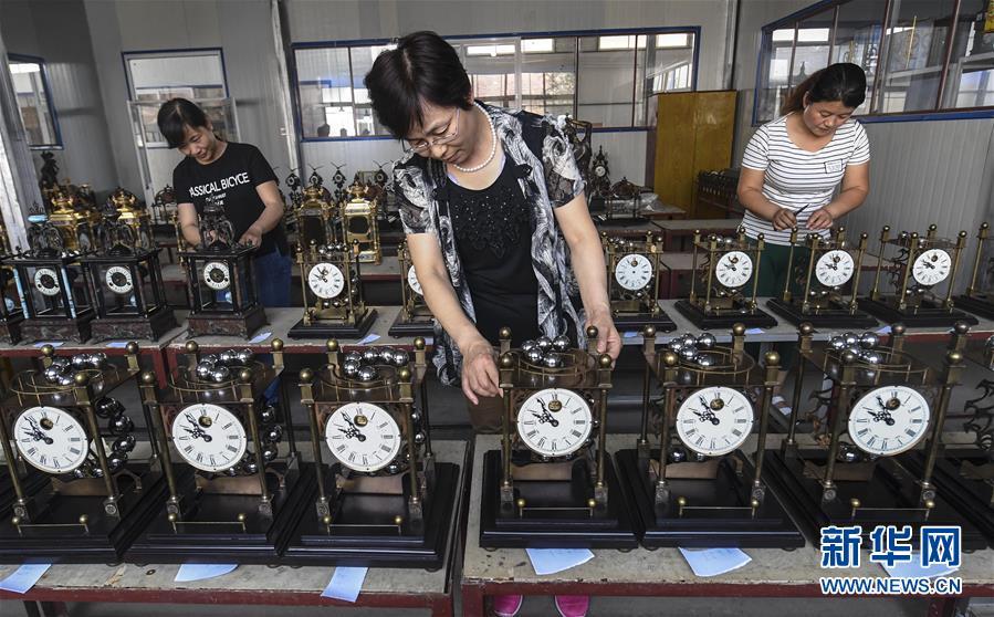Уезд Цзин провинции Хэбэй: Инновационные часы продаются в Китае и за рубежом
