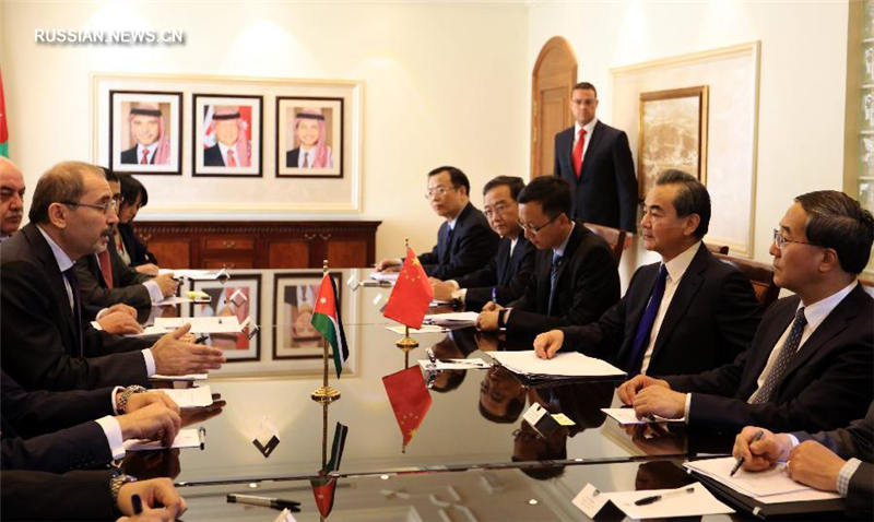 Ван И выступил по кризису в Персидском заливе на совместной пресс-конференции с иорданским коллегой