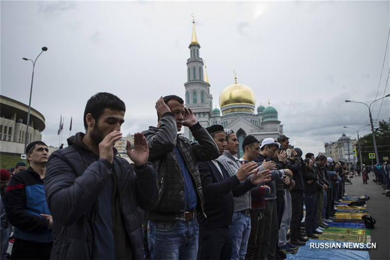 Мусульмане Москвы отпраздновали Ураза-байрам
