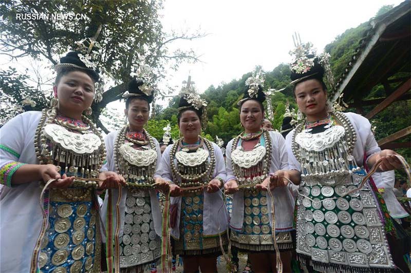 Праздник народности дун "Ханьтяньцзе" отметили в провинции Гуйчжоу