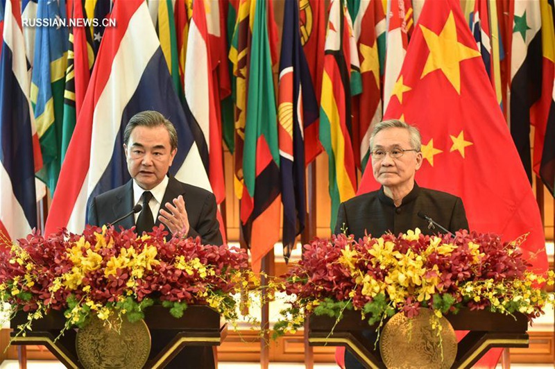 Ван И провел переговоры с министром иностранных дел Таиланда Доном Праматвинаем