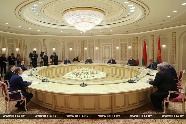 Лукашенко: в Беларуси уделяется очень серьезное внимание строительству АЭС