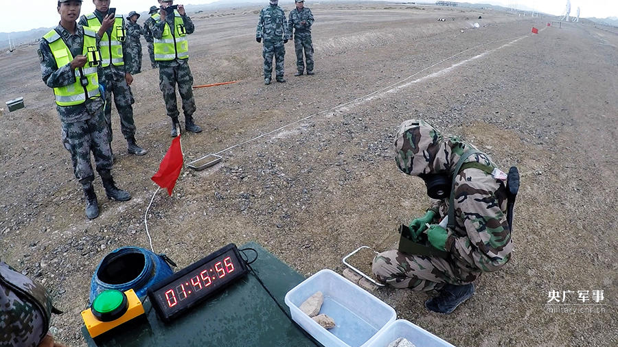 Китайские войска готовятся к конкурсу "Безопасная среда" в рамках "АрМИ - 2017"