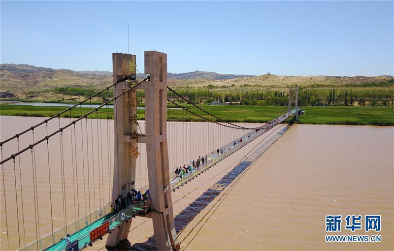 Стеклянный мост через реку Хуанхэ появился в Нинся-Хуэйском автономном районе