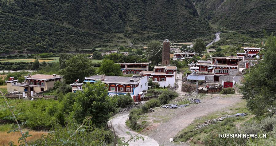 Тибетские дома "бенгке" в уезде Даофу