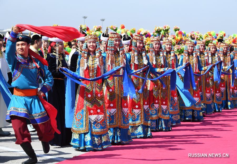 Делегация центральных властей во главе с Юй Чжэншэном прибыла в Хух-Хото для участия в мероприятиях по случаю 70-летия создания автономного района Внутренняя Монголия