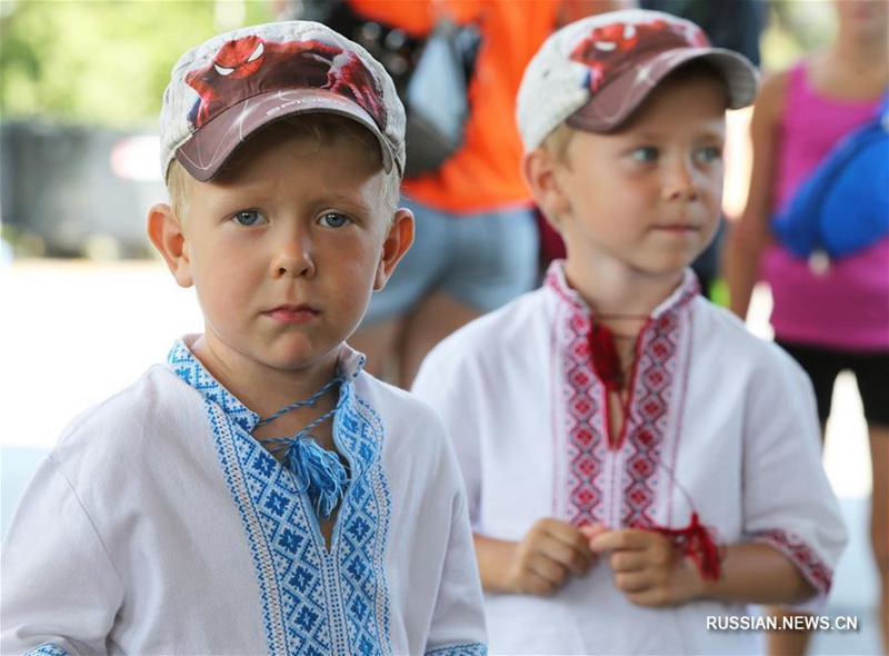 В Киеве отметили день близнецов