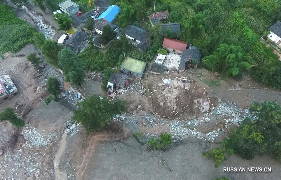 В результате схода селевого потока в Юго-Западном Китае погибло 24 человека