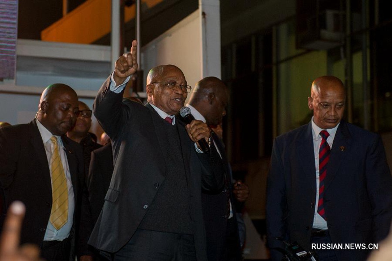 Президент ЮАР преодолел восьмой вотум недоверия парламента