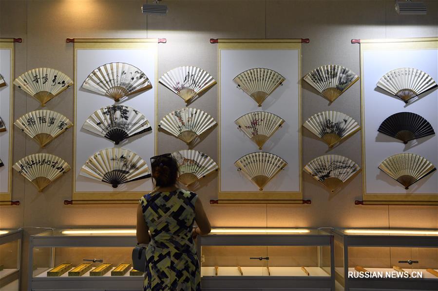 В Пекине открылась выставка произведений литературы и искусства