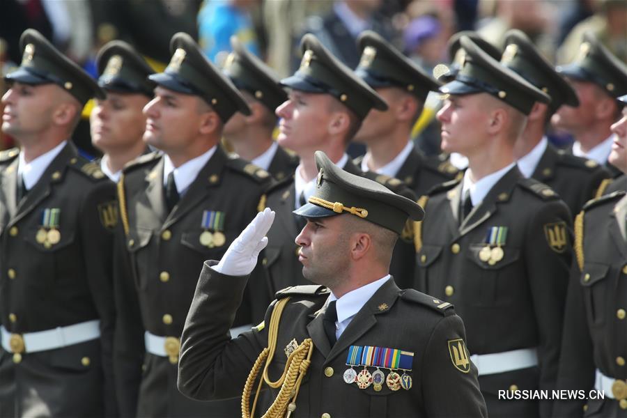 В Киеве прошел военный парад в честь Дня независимости