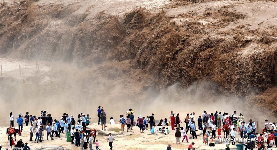 Значительно увеличился объем воды в водопаде Хукоу в бассейне реки Хуанхэ