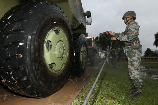 В Китае начались военные учения сухопутных войск на полигонах