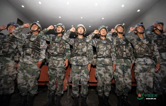 В Китае начались военные учения сухопутных войск на полигонах