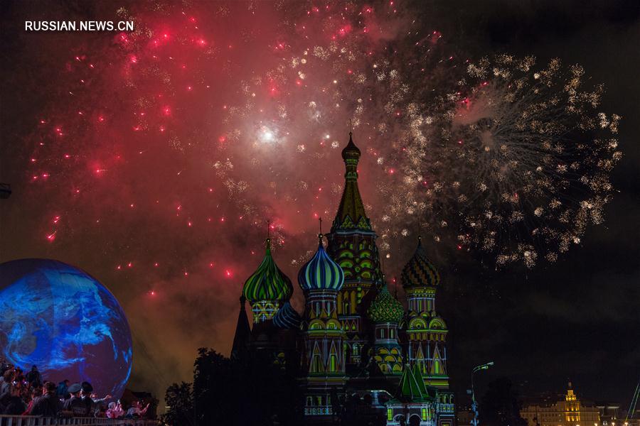 Первый день 10-го Международного военно-музыкального фестиваля "Спасская башня" в Москве