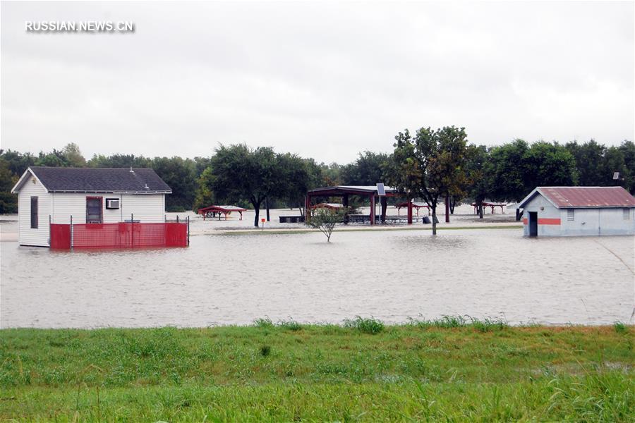 В Техасе выпало рекордное количество осадков после удара урагана "Харви"