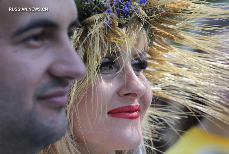 Коллективная свадьба в народных традициях под Киевом