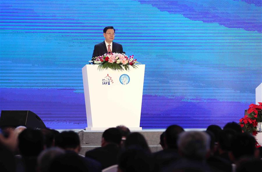 Чжан Дэцзян выступил на церемонии открытия 22-й ежегодной конференции МАП