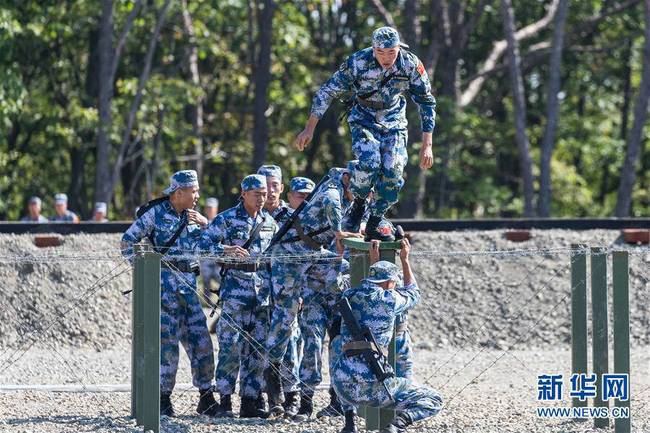 Морские пехотинцы Китая и России провели совместное антитеррористическое состязание
