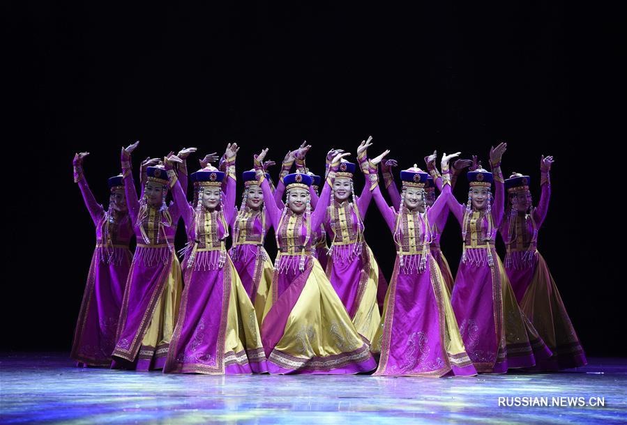В Хух-Хото открылось Международное шоу монгольских народных танцев