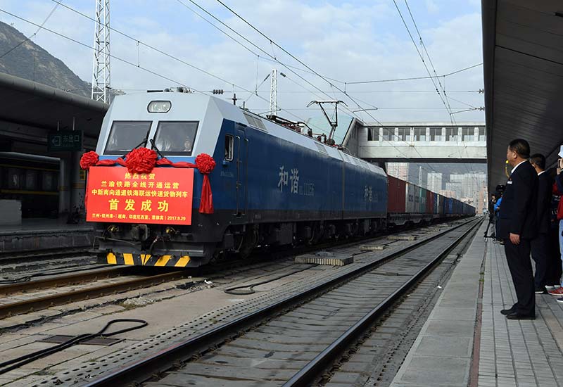 Крупная железнодорожная магистраль введена в эксплуатацию на западе Китая