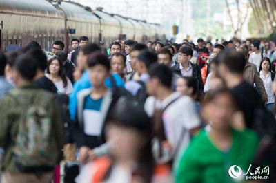 В праздничные дни количество туристов внутри Китая превысило 700 млн. человек