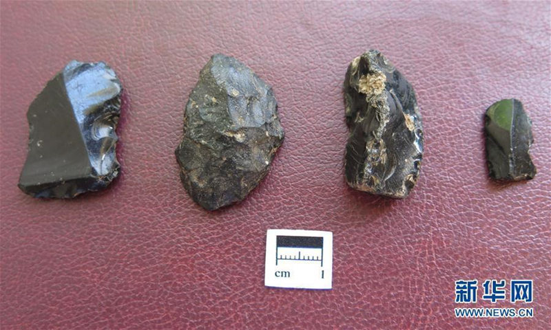 На фото: изделия из камня эпохи палеолита, были обнаружены китайскими археологами в Кении. 