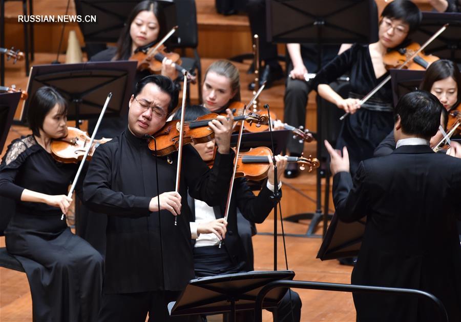 В Национальном центре исполнительских искусств в Пекине состоялся концерт новых симфонических произведений 2017 года