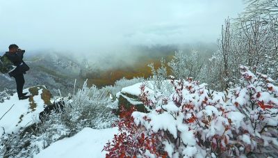 В горных районах Пекина выпал снег